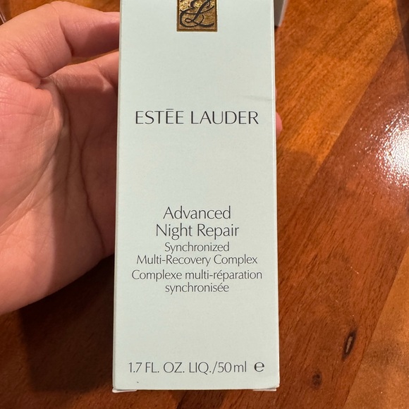 Estee Lauder Advanced Night Repair in Cream Box - Picture 2 of 3